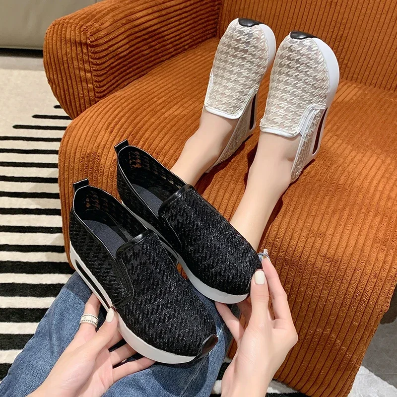 Hot Sale Women Sport Shoes Mesh Breathable Sneakers 2023 Summer Casual Loafers Outdoor Running Shoes Fashion Lace Flats Platform