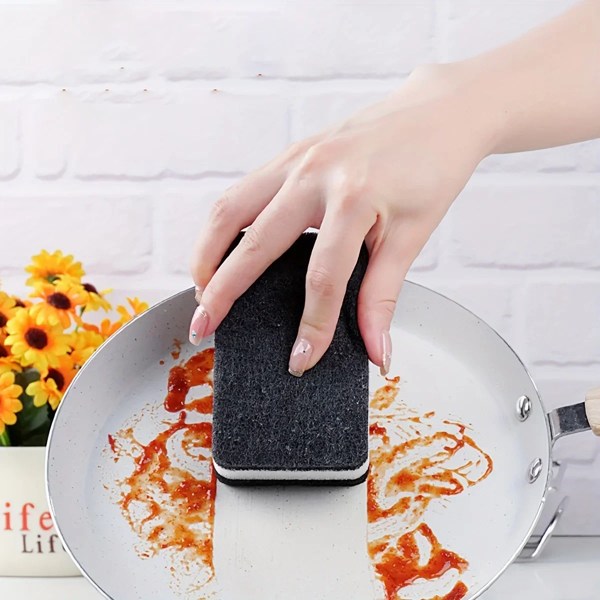 Thickened Double-sided Dishwashing Sponge Black Sandwiched White Stain Removal Scouring Cloth Cleaning of Pots Bowls Sinks Rag