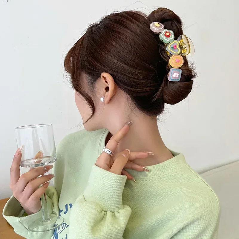 Charming Cartoon Flower Hair Claws: Sweet & Playful Hair Accessories