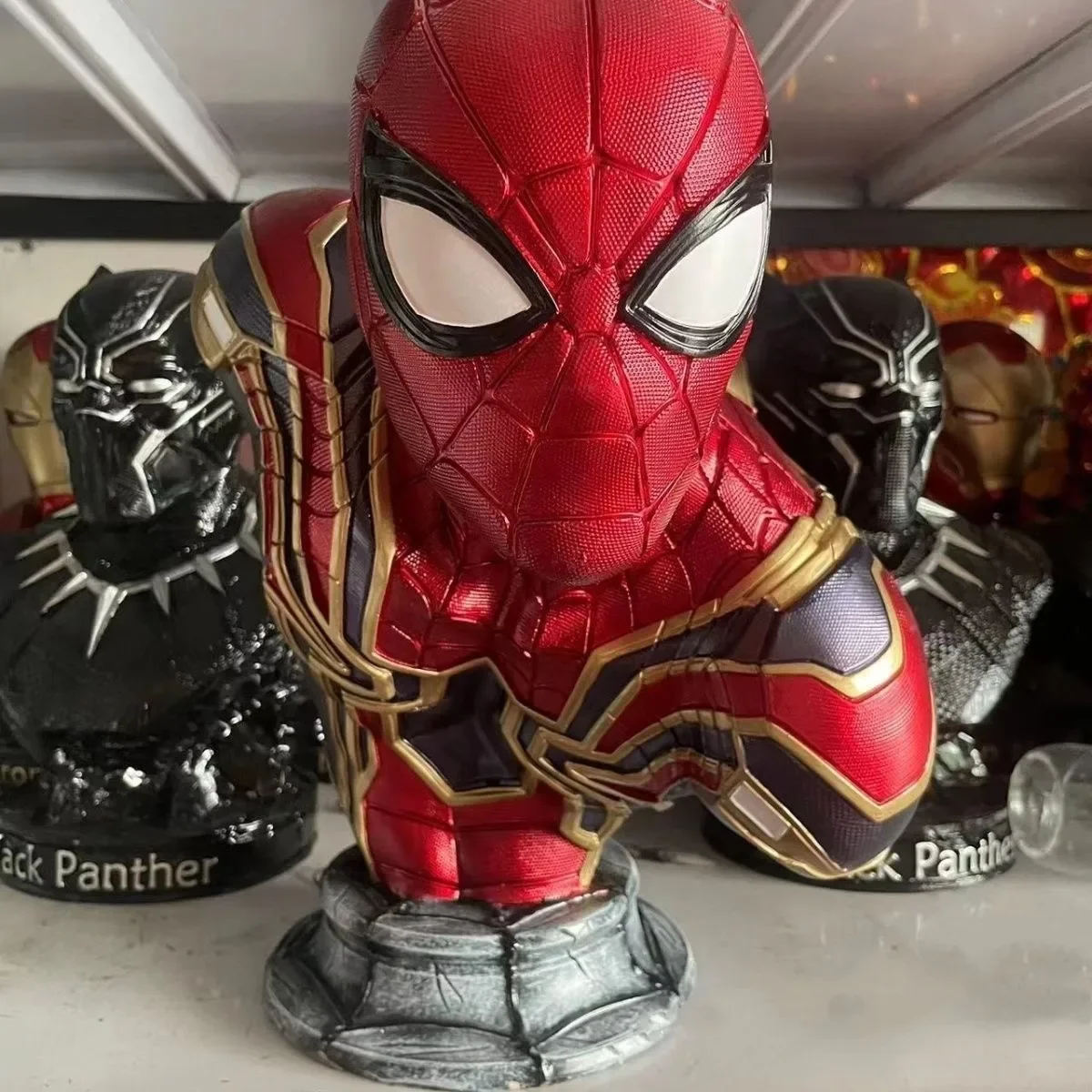 

Фигурка «Человек-паук», 38 см