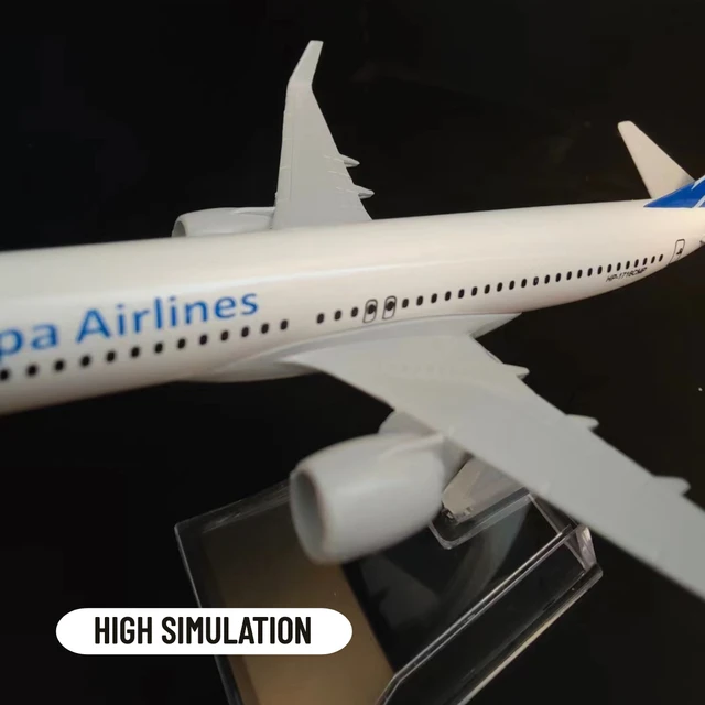 1:400 Scale Metal Airplane Panama Copa B737 Latin Airlines Boeing Aircraft 4