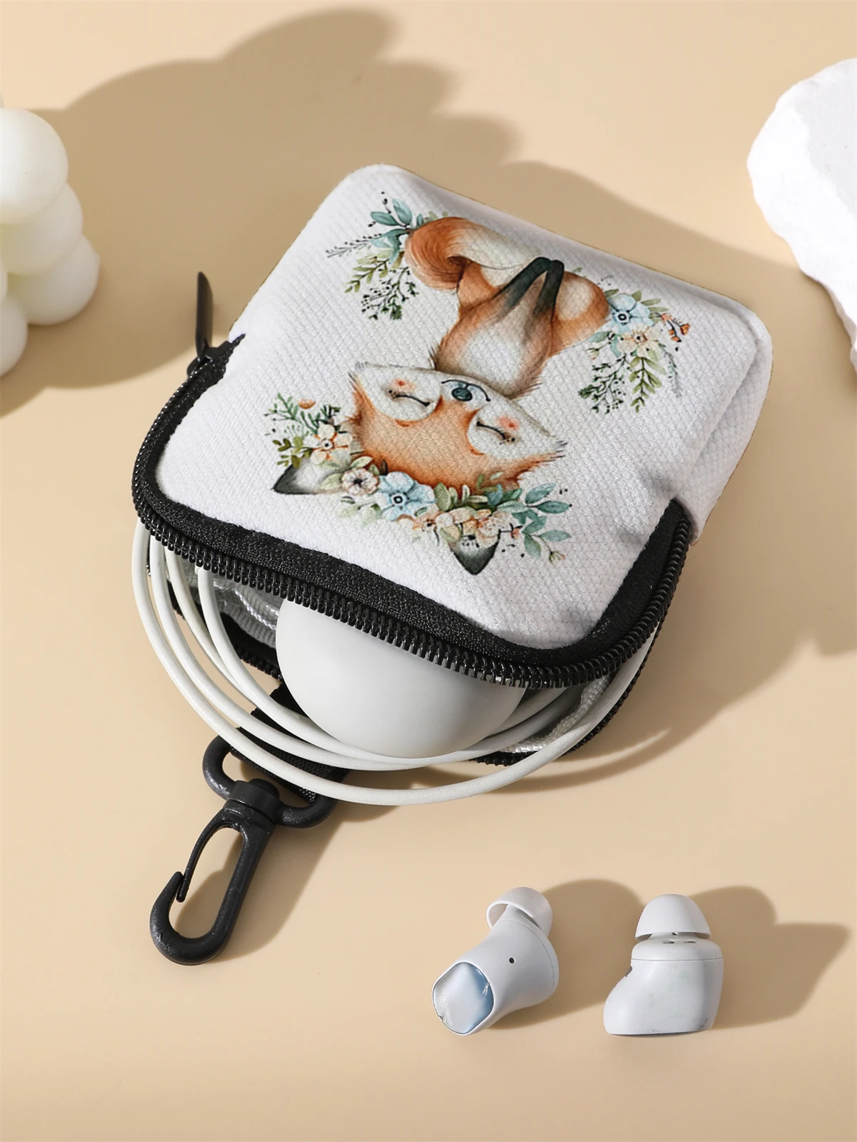 Fox patterned large capacity coin wallets, digital printed wallets, and storage bags are ideal choices for gift giving