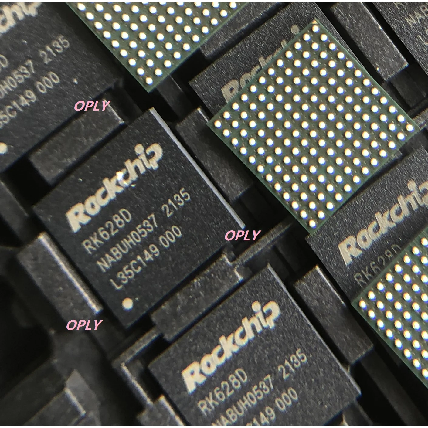 

Чип мостового соединения RK628D с 24 передающими видеосигналами HDMI в MIPI, RockChip NABUH0537 2135 L35C149 000, 5 шт.