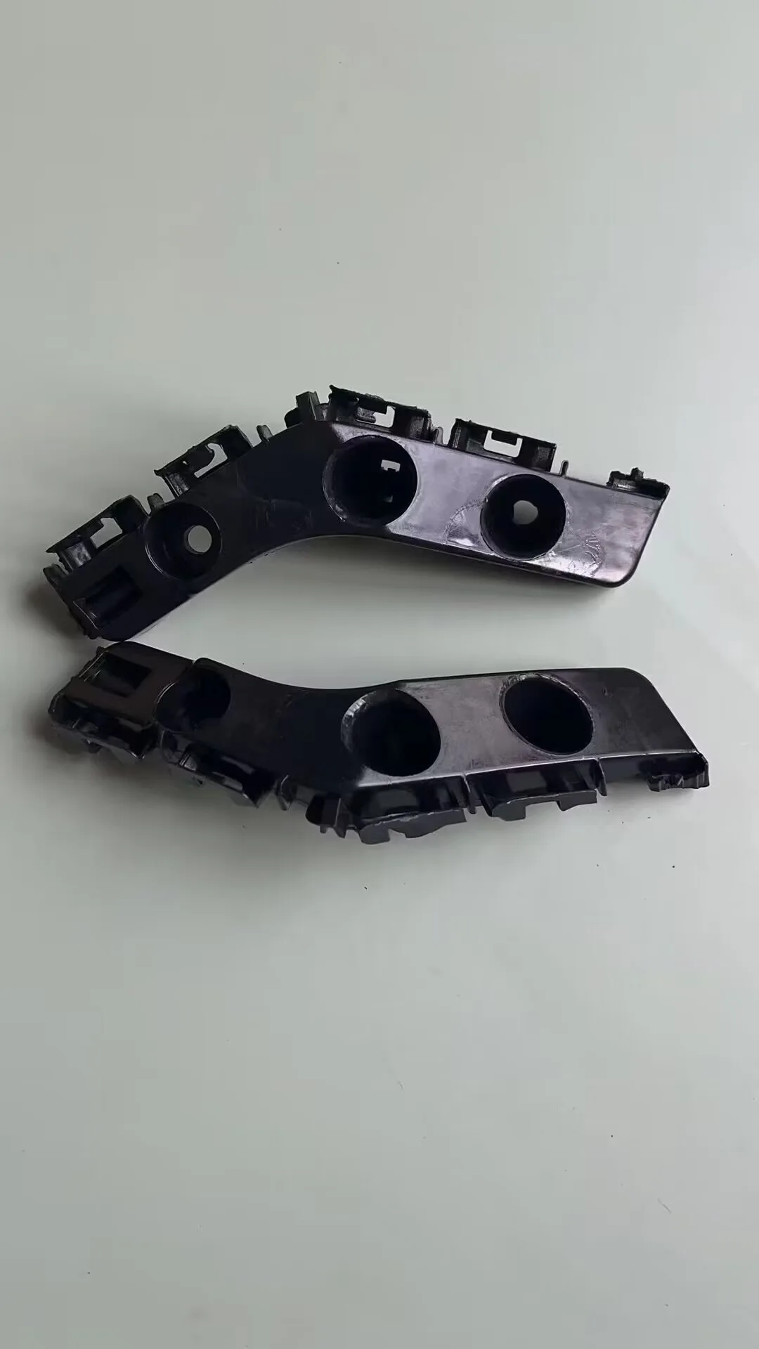 

1/2pc 55079229AD 55079228AD 2011-2013 Car Left/Right Front Bumper Bracket for Jeep Grand Cherokee Black Plastic Auto Accessories