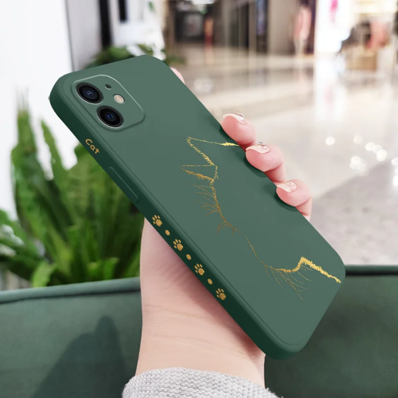 Elegant Black Gold Cat Liquid Silicone Phone Case - Soft Protective Cover