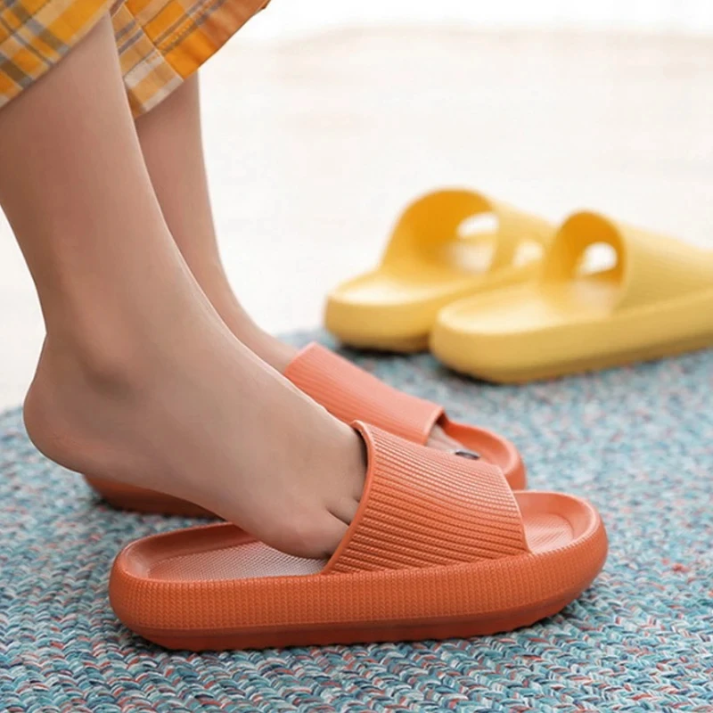 Women Men Slippers Summer Beach Slides Bathroom Anti-Slip Slipper Soft Sole Sandals Fashion Flip-Flops Ultra-Light Shoes Women 2