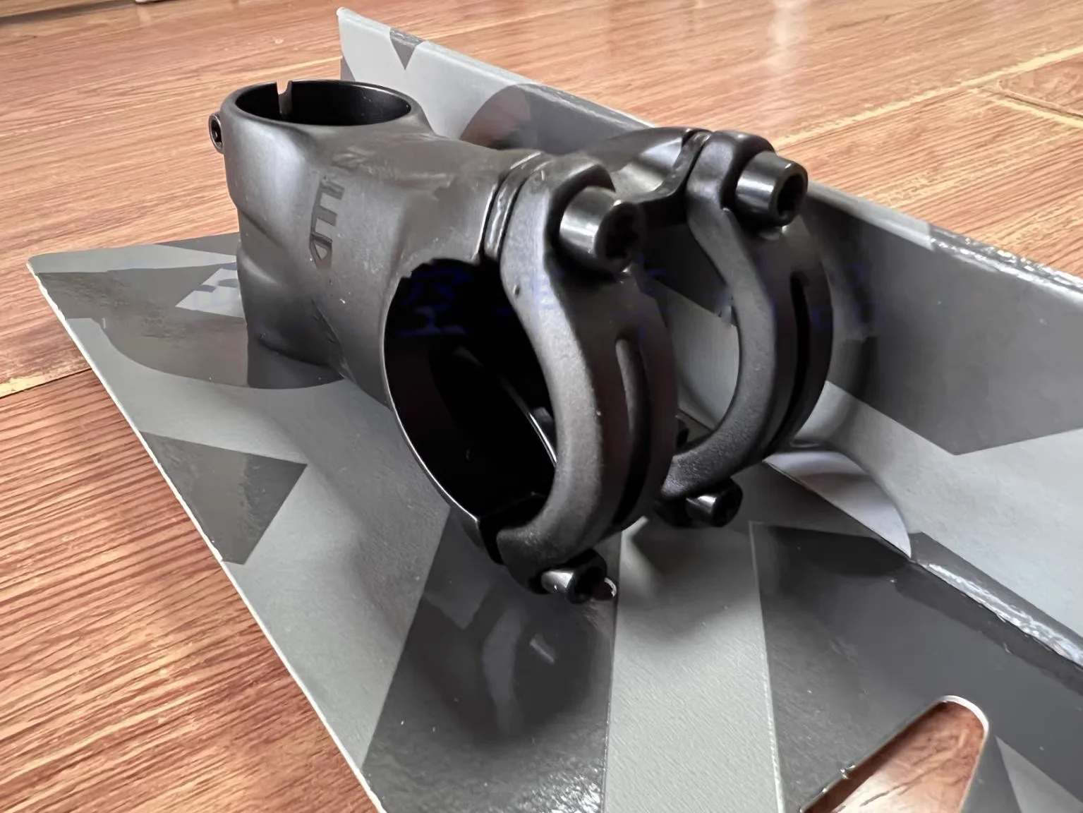 Atmos 7K XC, Guidon De Velo All Mountain Matt Black Longueur 60 Mm, Inclinaison 6°, Diamètre 31,8, Cintres Cyclisme AL-7050