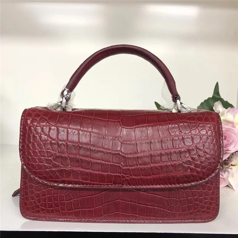 Рисунок 2 - Женская маленькая сумочка из натуральной