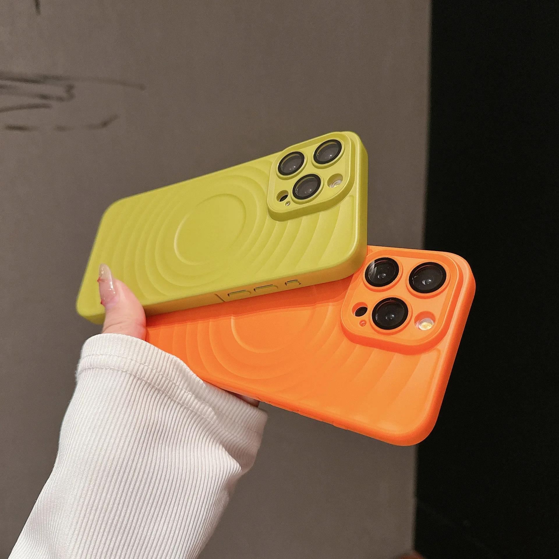 Luxury Matte Circular Pattern Magnetic PC Phone Case For IPhone 15 14 13 Pro Max For Magsafe Wireless Charge Shockproof Cover