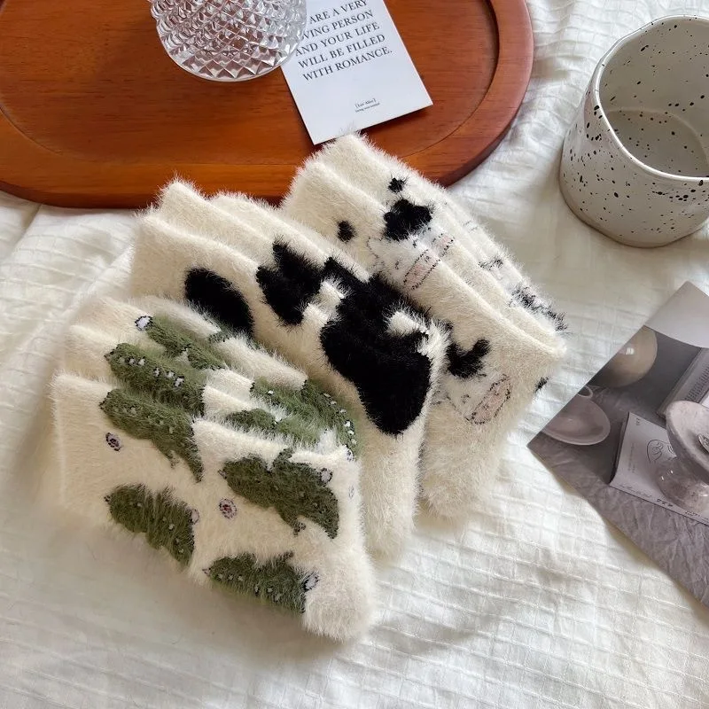 3 Paar niedliche Dinosaurier-Socken für Damen, mit Kuhfellmuster, dicke, warme Socken aus Korallenfleece, für den Innenbereich, zum Schlafen, Damenstrümpfe und -socken. – Detail 4