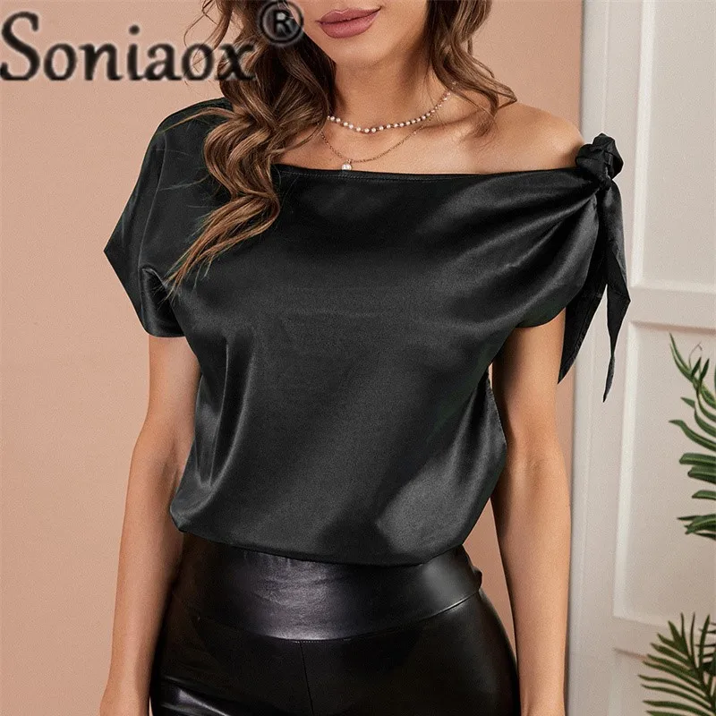 Рисунок 5 - Блузка женская однотонная с бантом