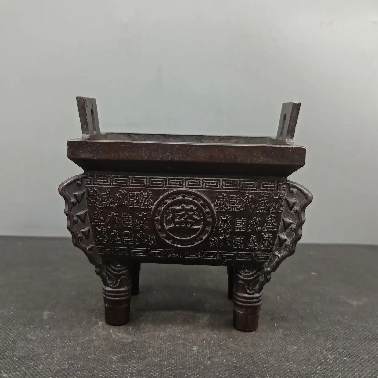 

China Seiko Production Bronze Statue Auspicious Wealth ‘Bronze Ding’ Metal Crafts Home Decoration