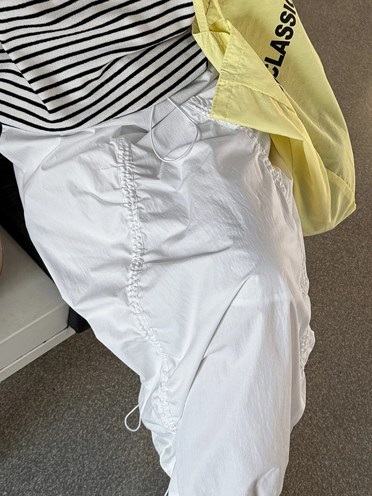 [EAM] High Elastic Waist White Drawstring Irregular Casual Half-body Skirt Women Fashion Tide New Spring Autumn 2026 1DH9428