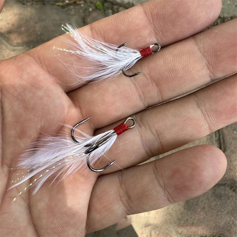 10Pcs Dressed Feathered Treble Fishing Hooks Carbon Steel Barbed Sharp  Triple Fishhook Sea Accessories With Feather