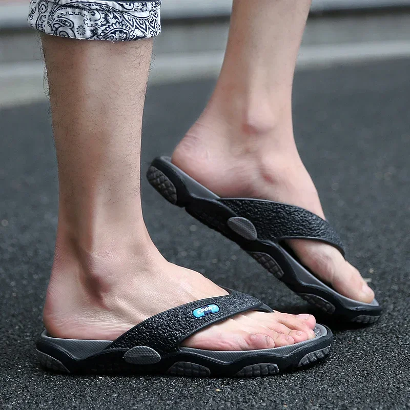 Mens Slippers Lightweight Sandals Summer Flip Flops Breathable Beach Shoes Sandals Men Luxury Flip Flops Breathable Men Slides — view 2