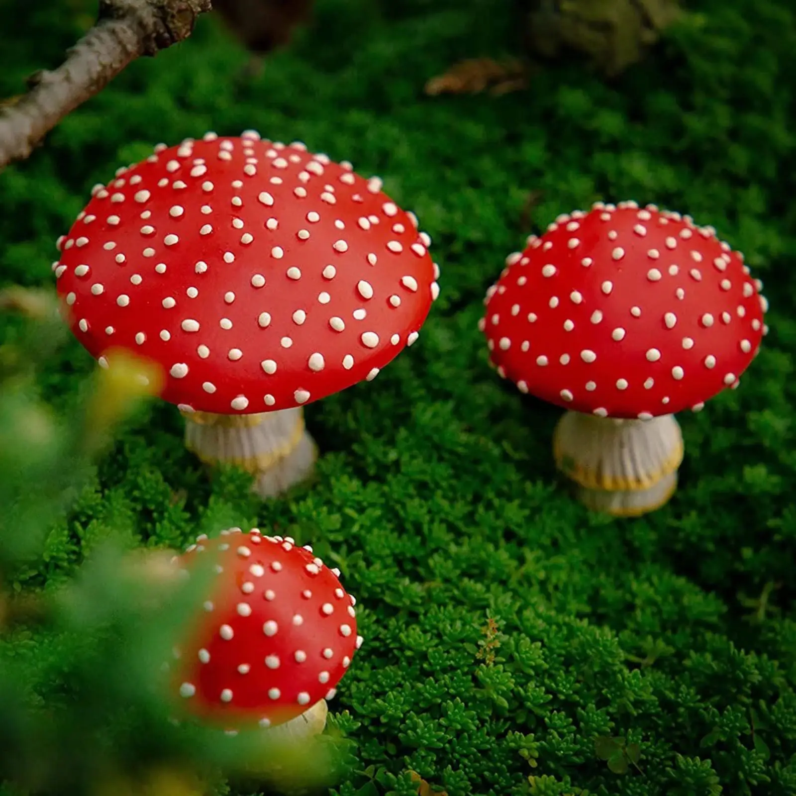

Micro Landscape Ornaments Resin Crafts Luminous Red Mushroom Fairy Garden Decor Figurine Simulation Mushroom Statue