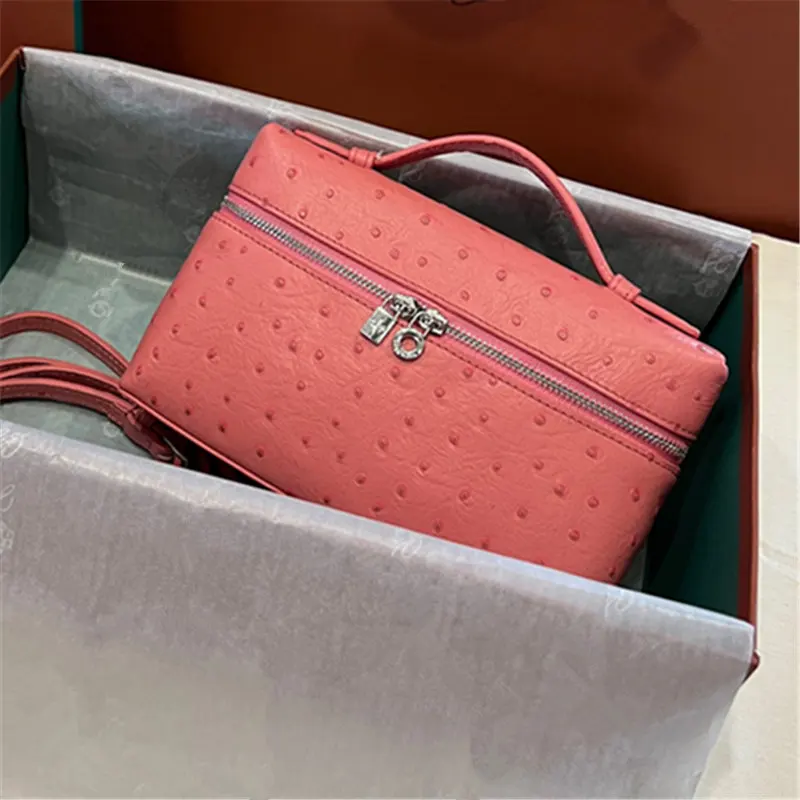 Рисунок 3 - Сумка из страусиной кожи с карманом L19