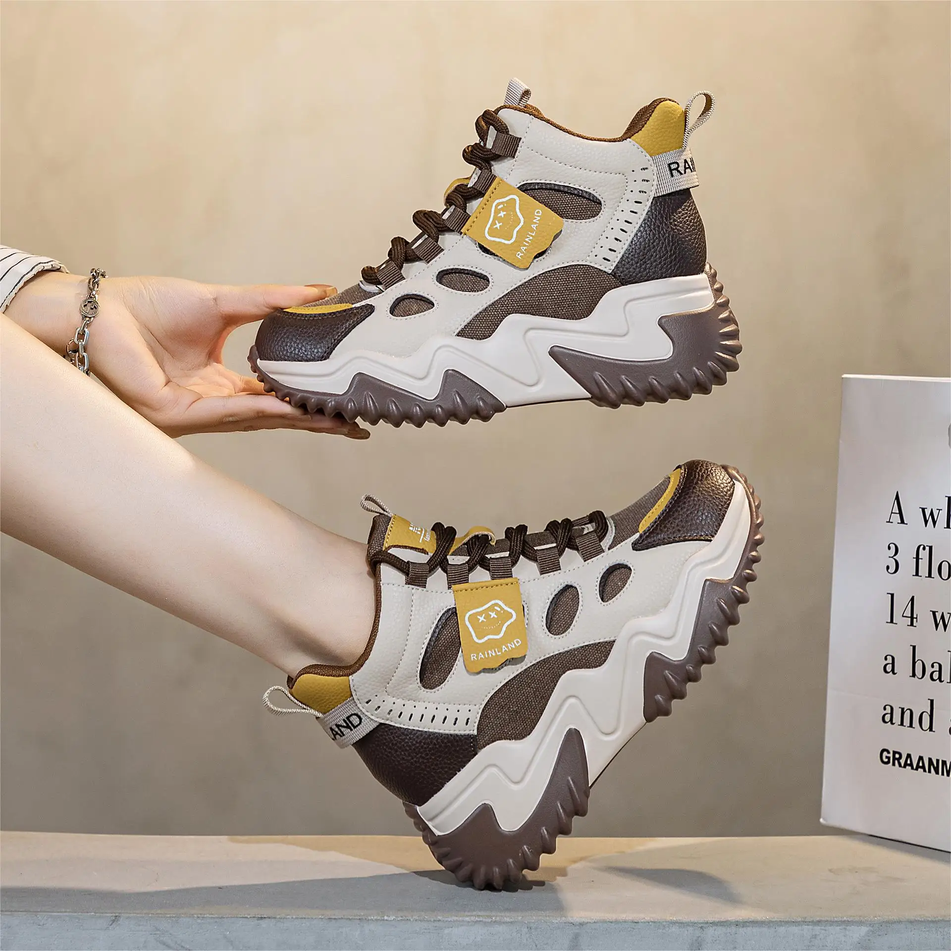 

New 2024 Men Women Sport Shoes Black and White Casual Sports Shoe Sneakers A03285111