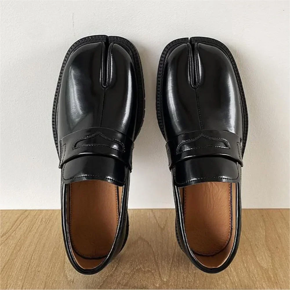 Split Toe Shoes Women Shoes CHMURY Tabi Shoes Loafer for Men and Women Split Toe Thick Sole Casual Leather