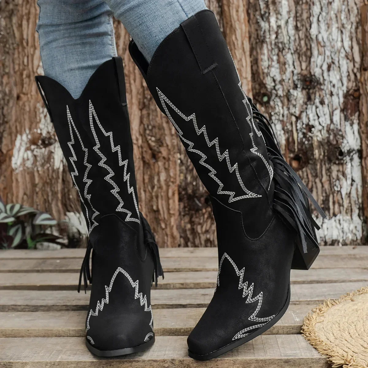 

Women 2024 New Winter High Boots Trend Retro Embroidery Boots Pointed Toe Square Heel Tassle Western Cowboy Boots Female Shoes