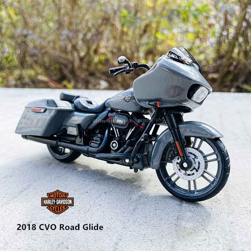 Maisto 1:18 Harley-Davidson Motorcycle 2018 CVO Road Glide Grey