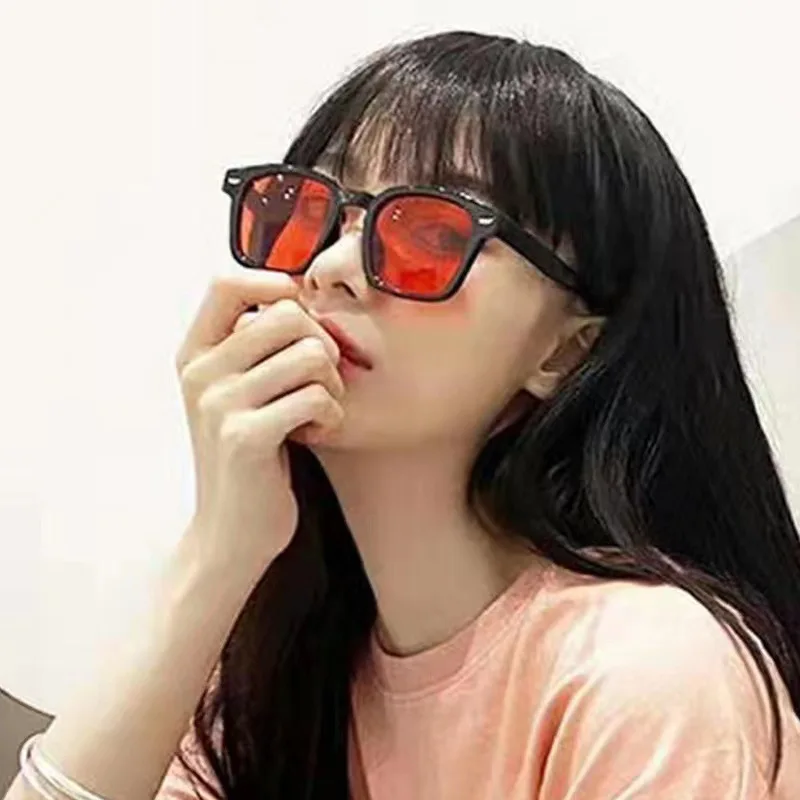 Vintage-Inspired Square Frame Sunglasses with Rhinestone Accents