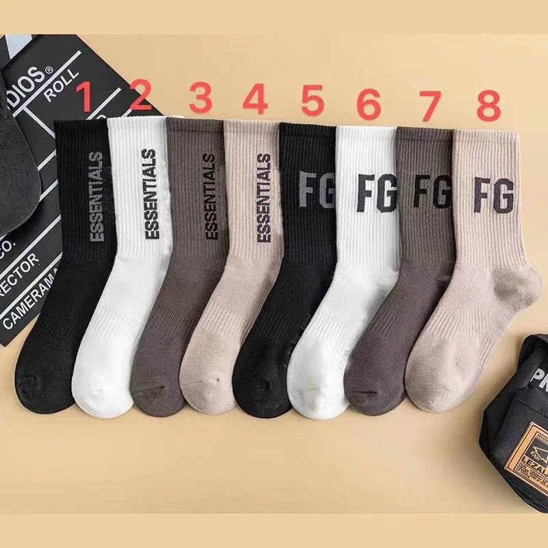 

ESSENTIALS Men's and Women's High street hip-hop sports Stockings, Thickened warm Stockings, Three Pairs in a Group