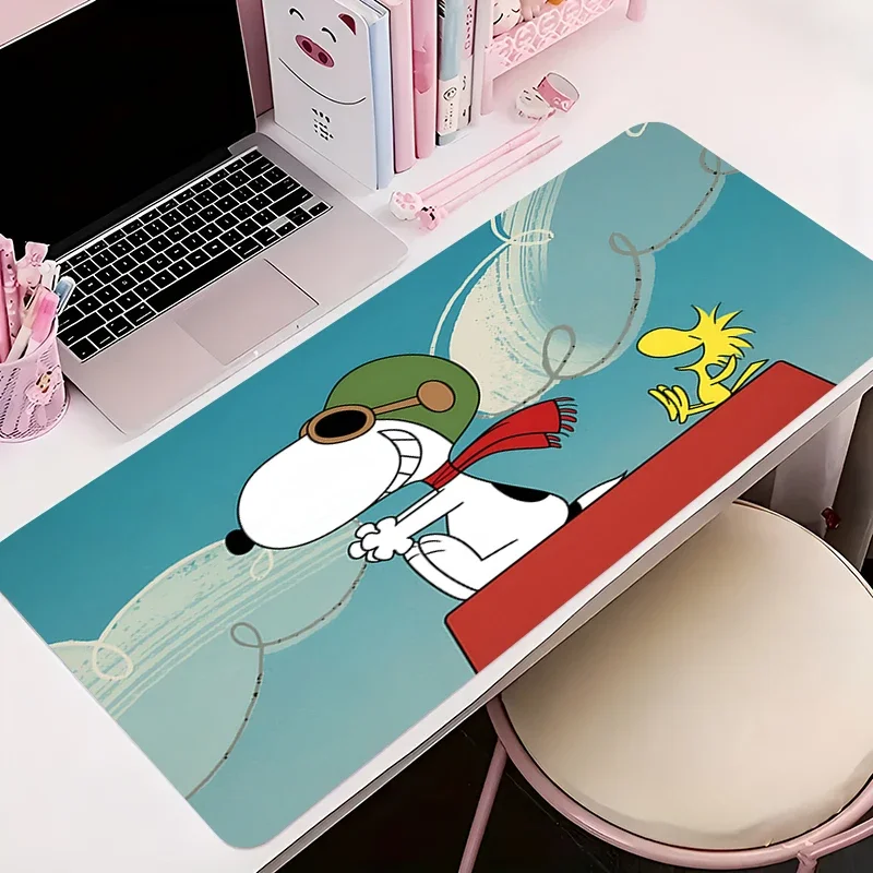 Table Setting Snoopy Snoopy Table: A Must-Have for Every Office and Home Desk