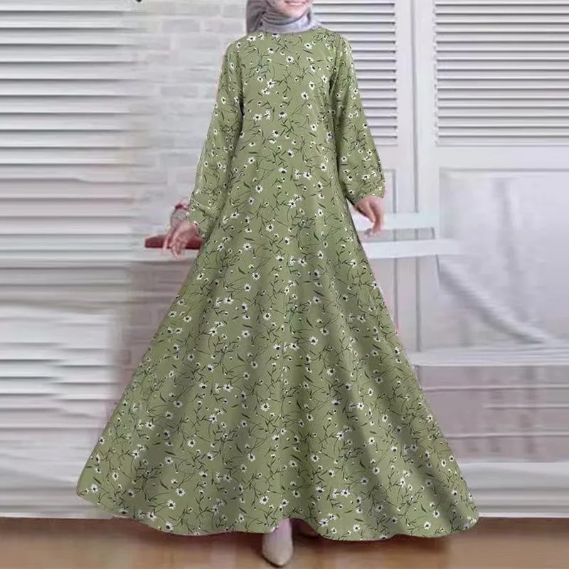 2024 Muslim New Middle East Large Women's Fragmented Flower Robe Retro Dress Long Sleeved Loose Long Skirt  Muslim Dress 5XL