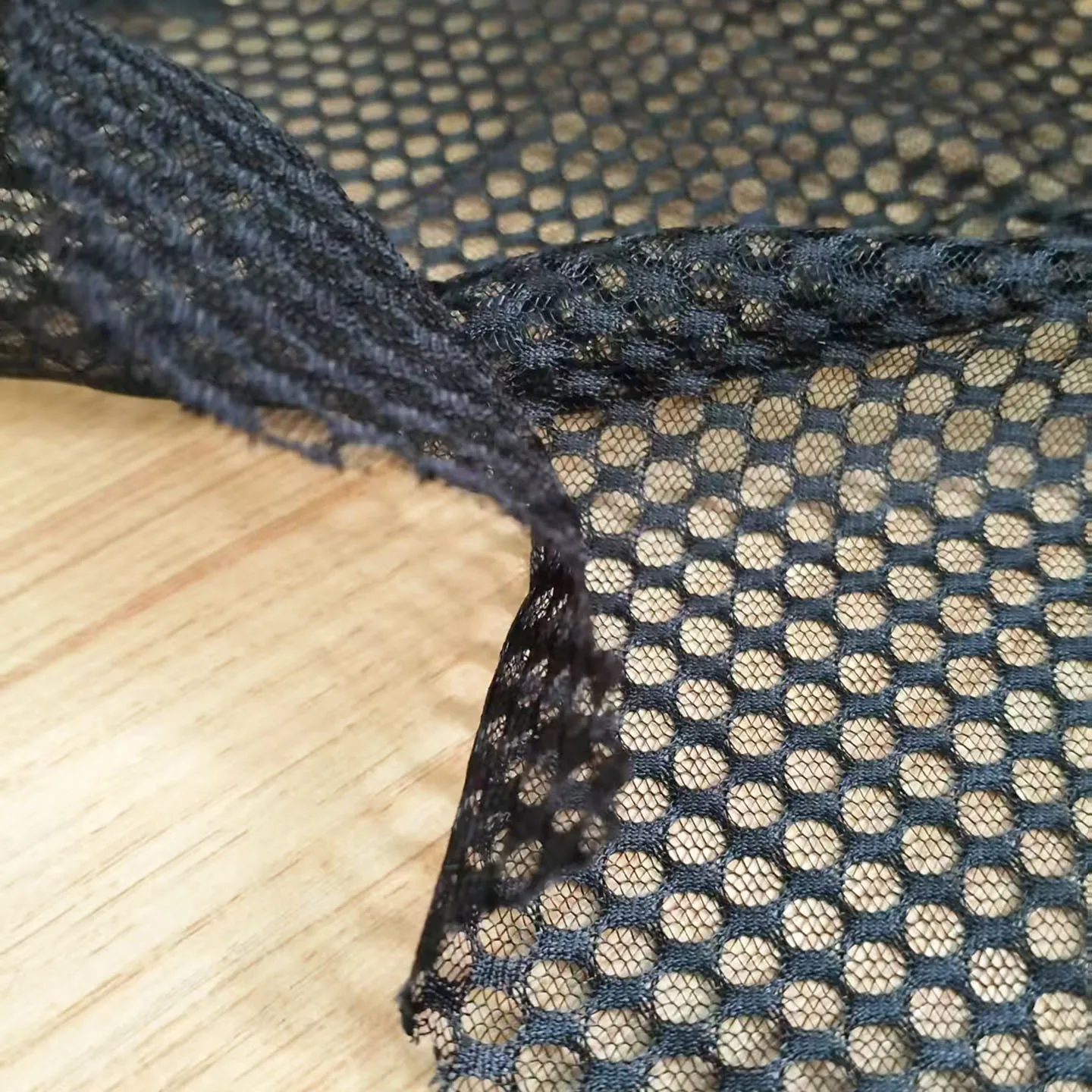 1 Yard Dünner Multifunktionaler Mesh-Sportbekleidungsstoff Hochwertige Gefütterte Modische Bekleidung mit Integrierter Netztasche für Kleidung – Detail 3