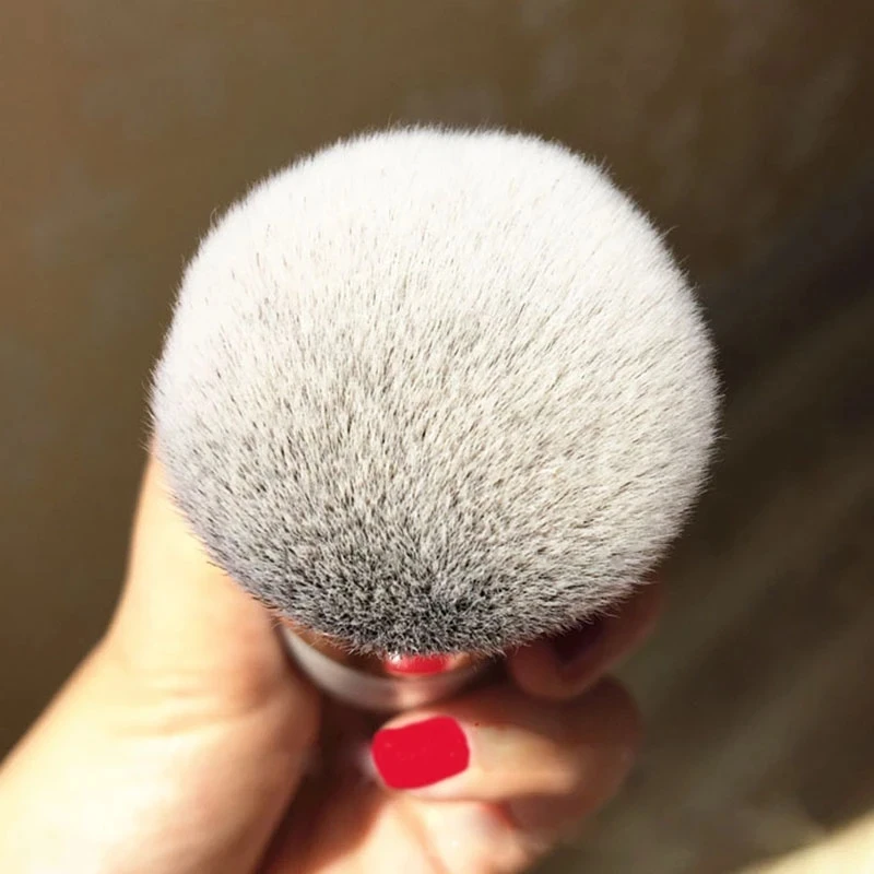 Makeup Brush New Fashion Chubby Pier Foundation Flat Cream Professional Cosmetic Highlight Loose Powder