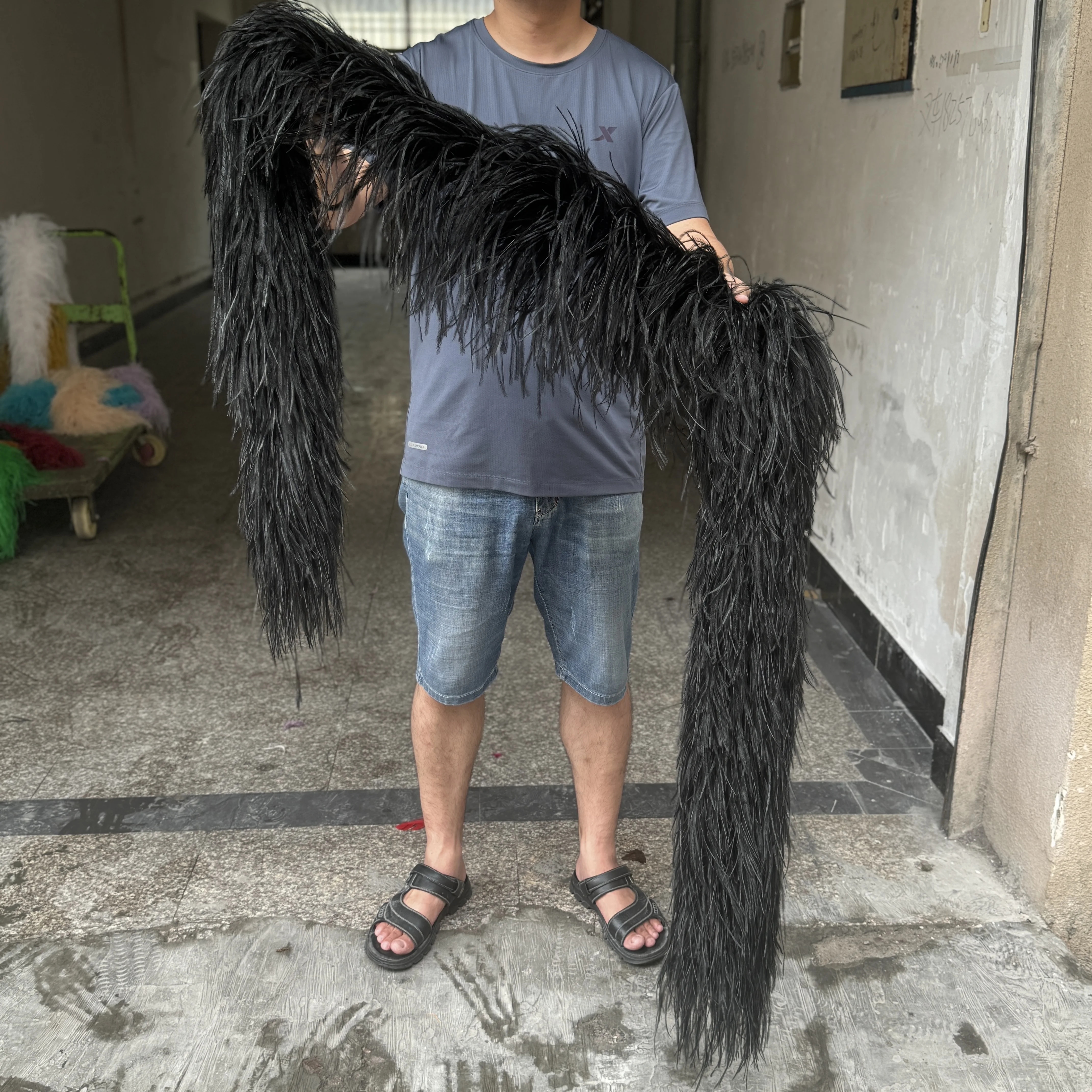 Description Picture 5 of item8ply 2 Meters Ostrich feathers boa Customized Fluffy Long Feather Trims for Dress Sewing Accessory Decoration Shawl Dyed