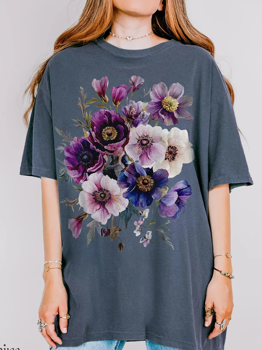 חולצת טי-שירט נוחה עם פרחים מודפסים בסגנון בוהו קוטג'קור, צבע סגול בוטני, טי-שירט פרחוני מגניב ומודרני לרחוב בסגנון Y2K