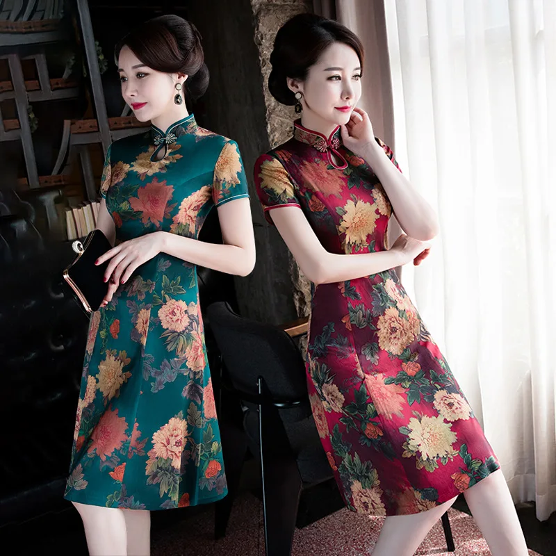 

Green Red Mother Dress Cheongsam Stand Collar Fashion Women Floral Printing Chinese Style Middle Aged Big Hem Dress Qipao