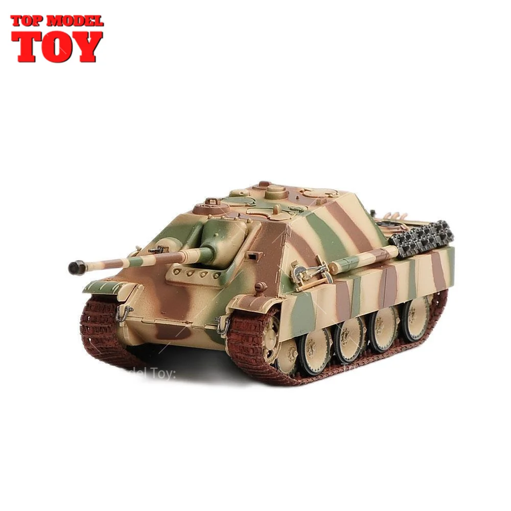 

Модель военного танка времен Второй мировой войны в масштабе 1/72