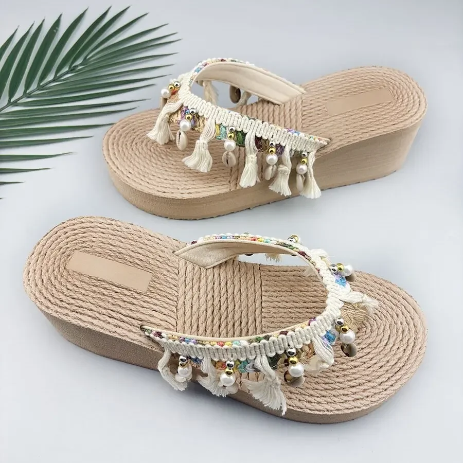 صنادل نسائية منسوجة ذات قاع سميك شباشب للعطلات مصنوعة يدويًا على الطراز العرقي يمكن ارتداؤها في الهواء الطلق أحذية سهلة الارتداء للسفر