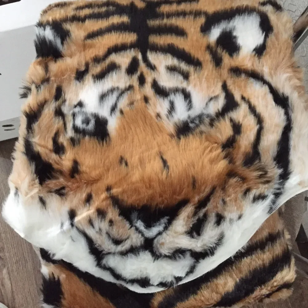 ソフトふわふわタイガーフェイクファーカーペット模造虎皮