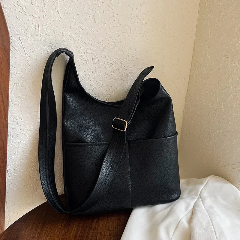Winter Retro Niche Crossbody Bag New Women's Luxury Brand Shoulder Bag Popular Personality Fashion Mother Bucket Crossbody Bag