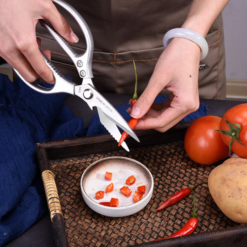 Chimakasa kitchen scissors for crab and fish bones