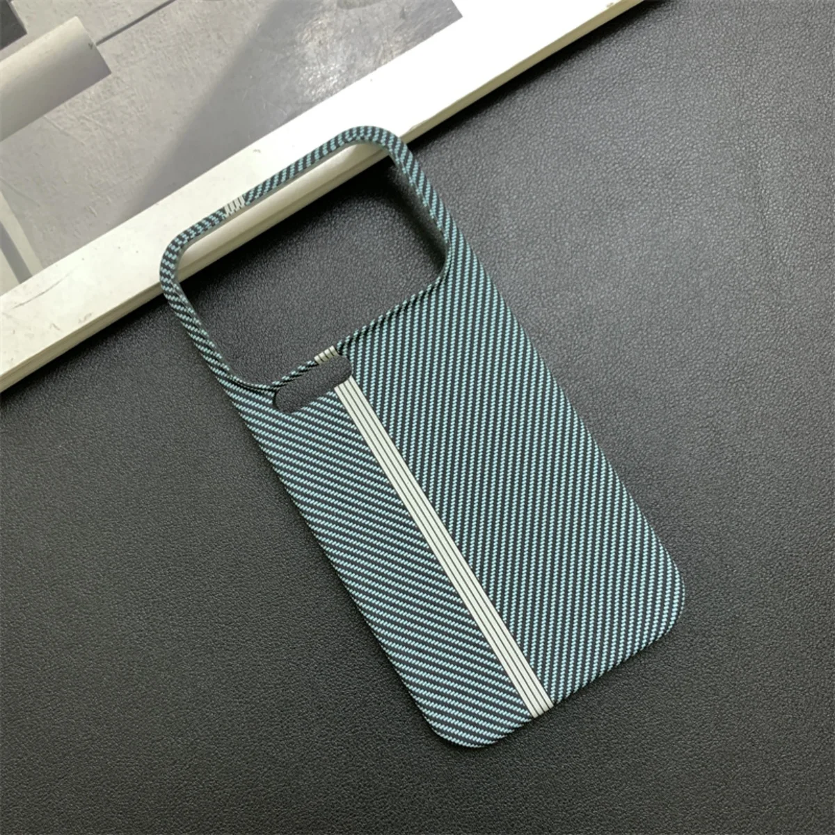 Sleek Kevlar Carbon Fiber Hard Plastic Frameless Armor Phone Case