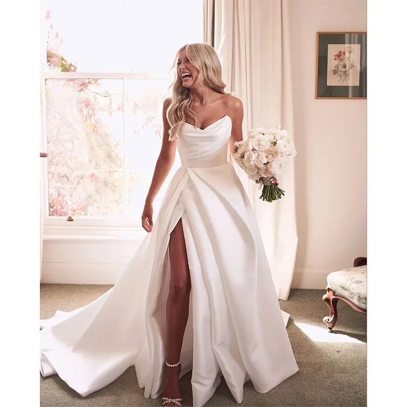 

Elegant Ivory Side Split Wedding Dresses Strapless Neck Bridal Gowns A-Line Sweep Train Satin Wedding Dresses for Woman 2024