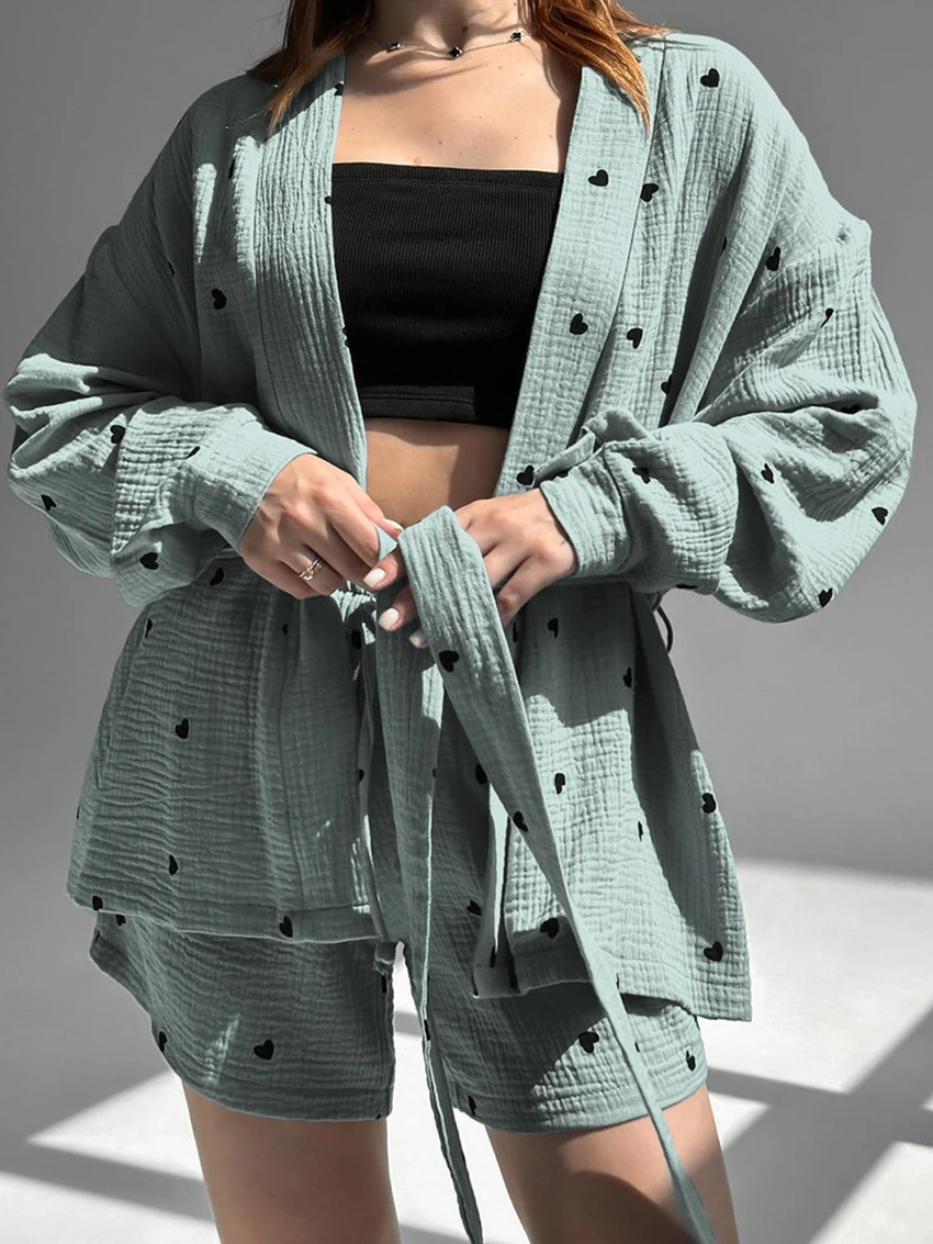 Рисунок 4 - Женский пижамный комплект с V-образным