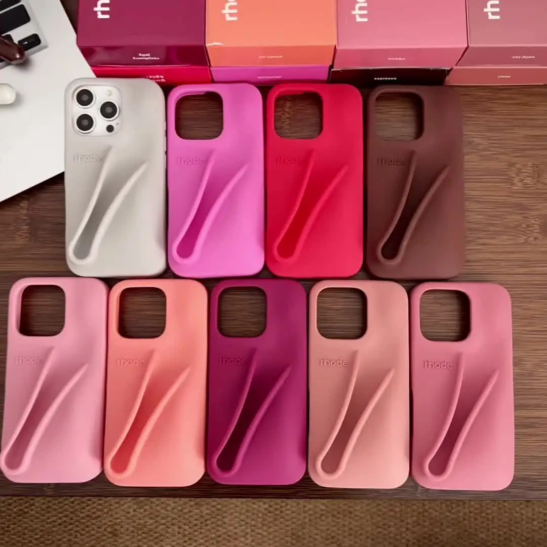 rhode ピンク iPhone15pro用ケース リップバーム付き リップが収納できるiPhoneケース「rhode」をレポート！どこで