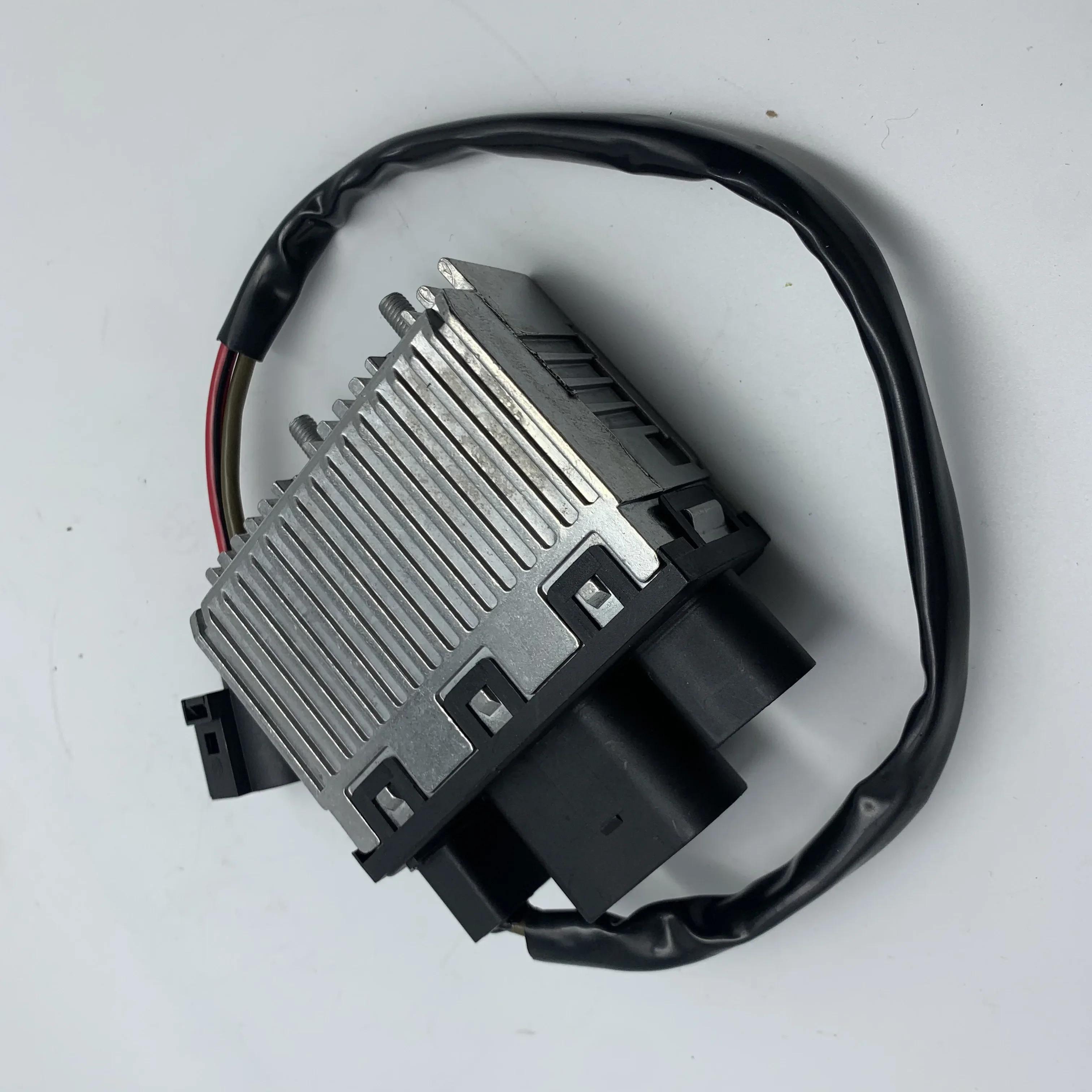 8D0959501C 8D0959501D 8D0 959 501C 8D0 959 501A Auto Fan Control Unit Module For AUDI A4 A6 VW Passat B5