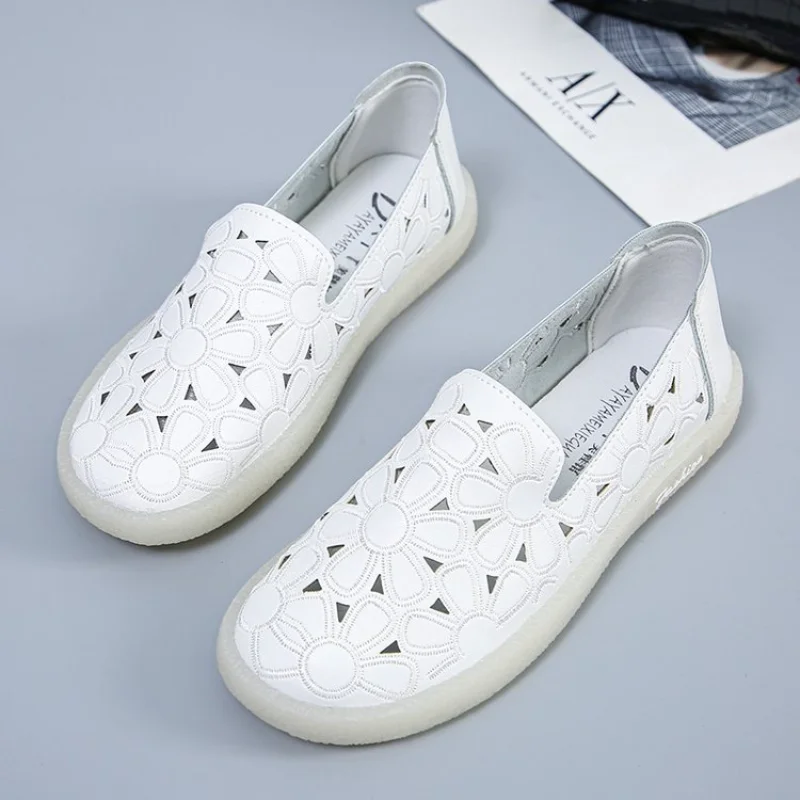 Round Toe Grandma Shoes Shallow Mouth Soft Women's Moccasins Slip-on Casual Female Sneakers Summer New Slip On Nurse Breathable