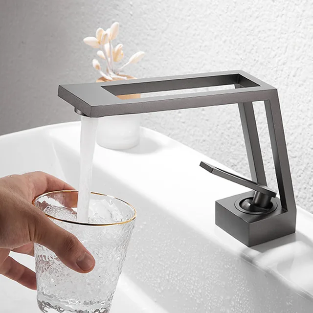 หรูหราก๊อกน้ําอ่างล้างหน้าห้องน้ํา Hollow design ก๊อกน้ําอ่างล้างจาน Cold & Hot Mixer Sink Tap เดี่ยวดาดฟ้าติดตั้งก๊อกน้ําห้องครัว 1
