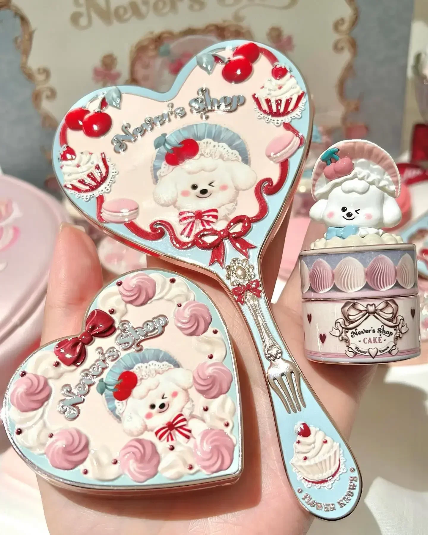 Flower Knows Nevers Famly Series Hand Holding Mirror Exquisite Relief Makeup Tools