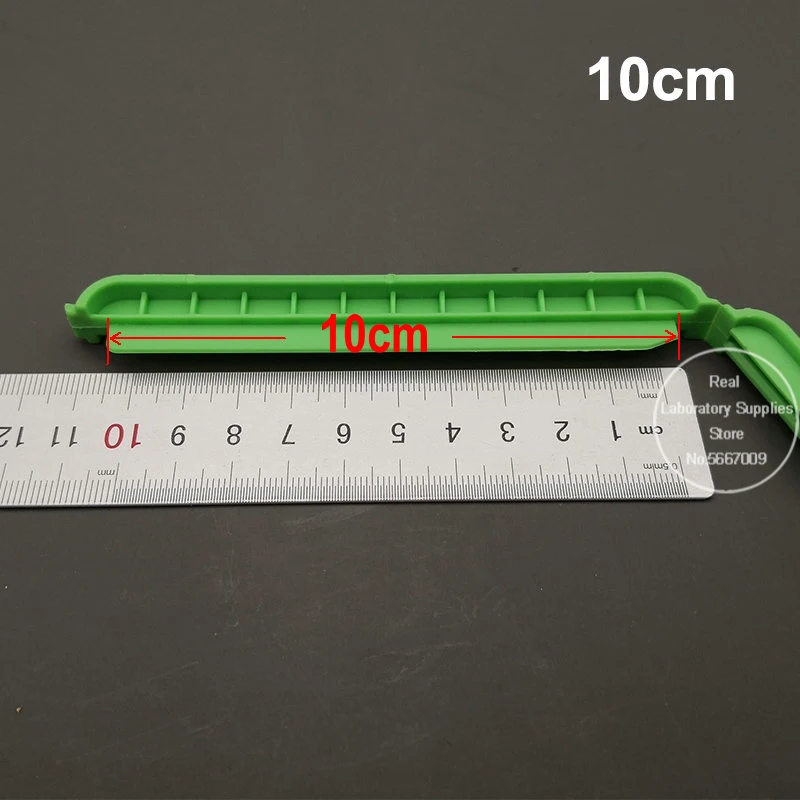 Рисунок 4 - пластиковые зажимы для лабораторных труб