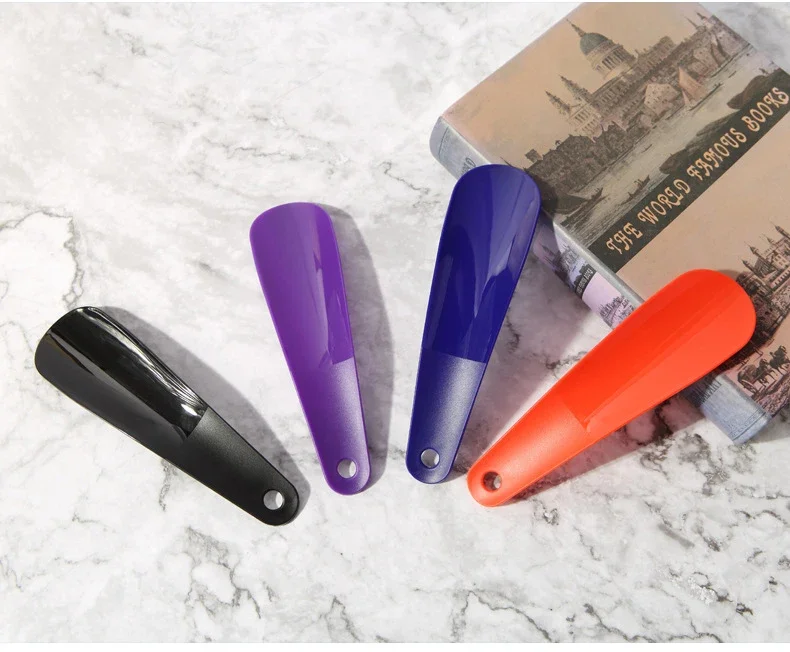 Short Handle Shoe Horn Image 4
