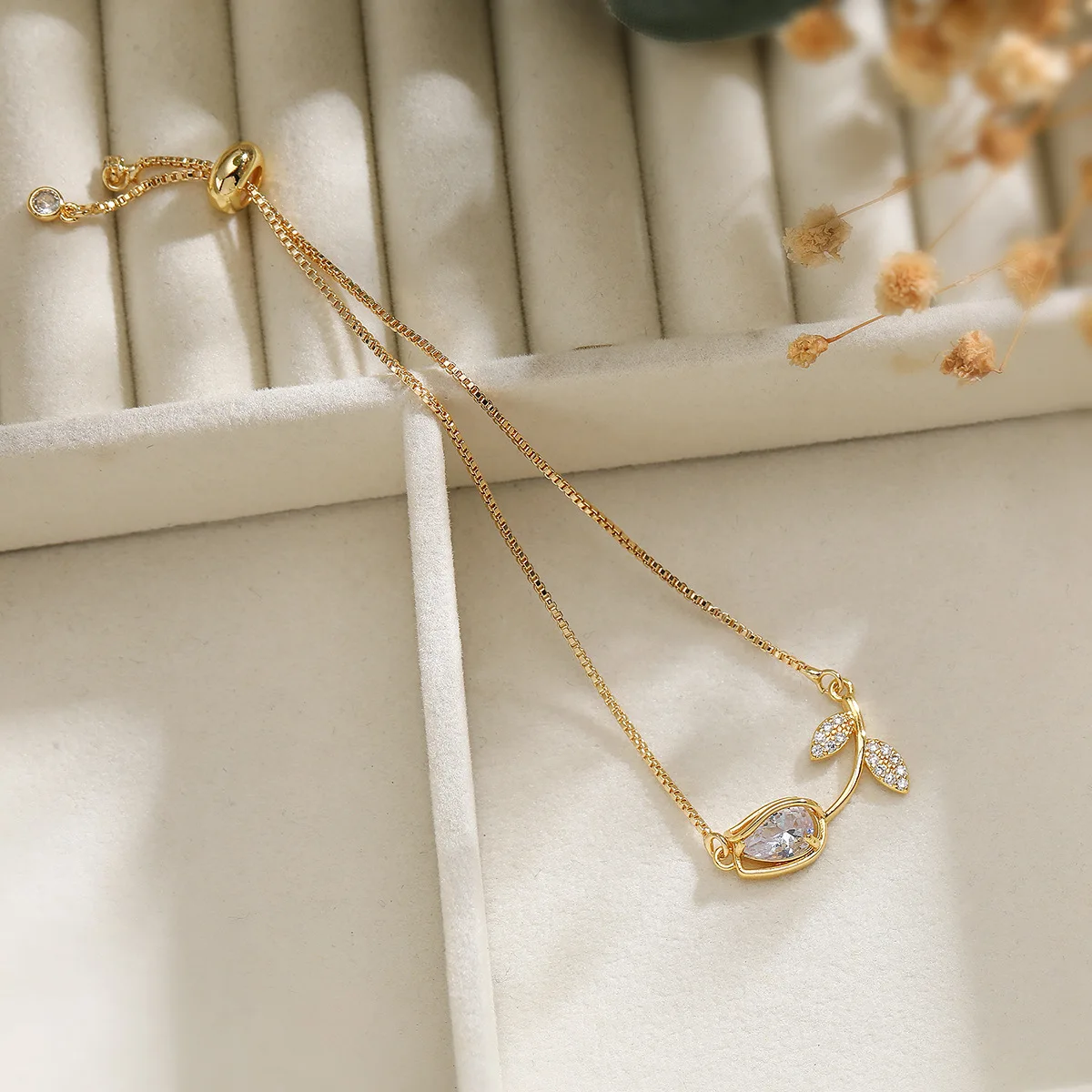 18K Gold Plated Crystal Flower Shape Bracelet for Women Girls Waterproof Classics Roseflower Box Chain Zircon Bangle Bracelets